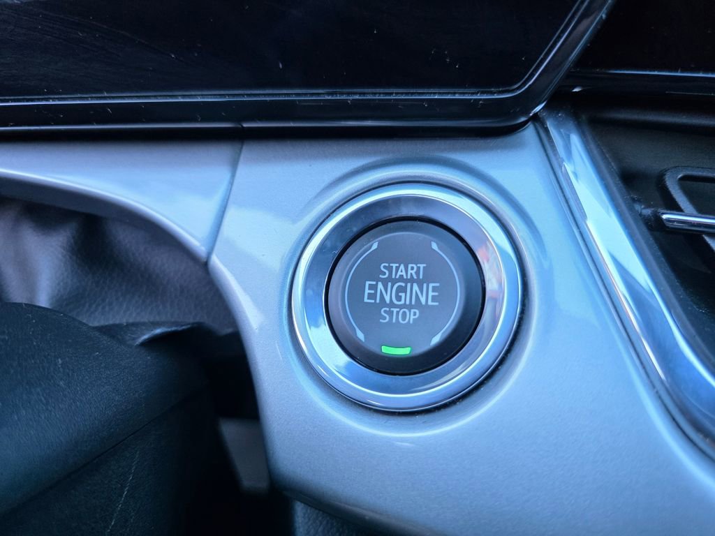 Certified 2025 Chevrolet Trax LT w/ LT Convenience Package image 19