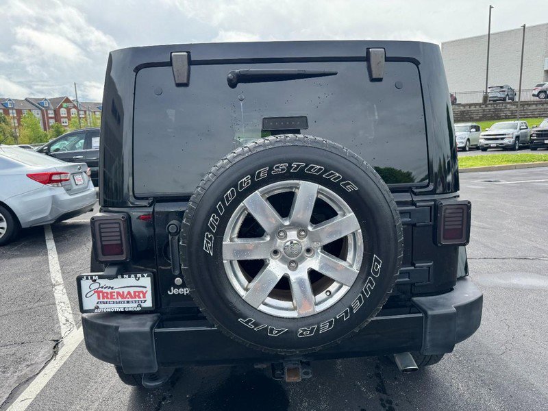 Used 2017 Jeep Wrangler Unlimited Sahara w/ Dual Top Group AWD/4WD image 4