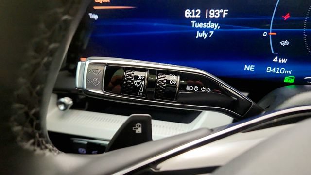 Used 2025 Cadillac Optiq Sport 1 AWD/4WD image 57