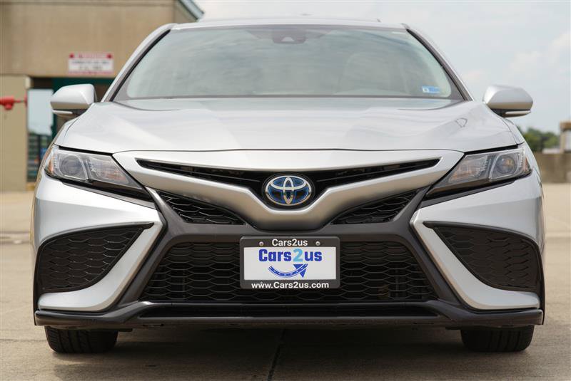 Used 2024 Toyota Camry SE w/ Audio Upgrade Package FWD image 9