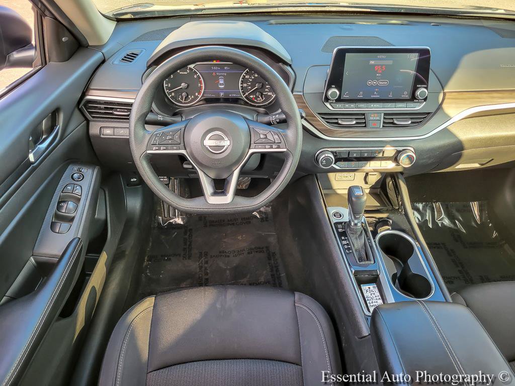 Used 2024 Nissan Altima 2.5 SV FWD image 13
