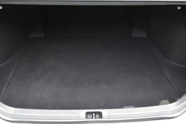 Used 2020 Toyota Camry XSE image 17