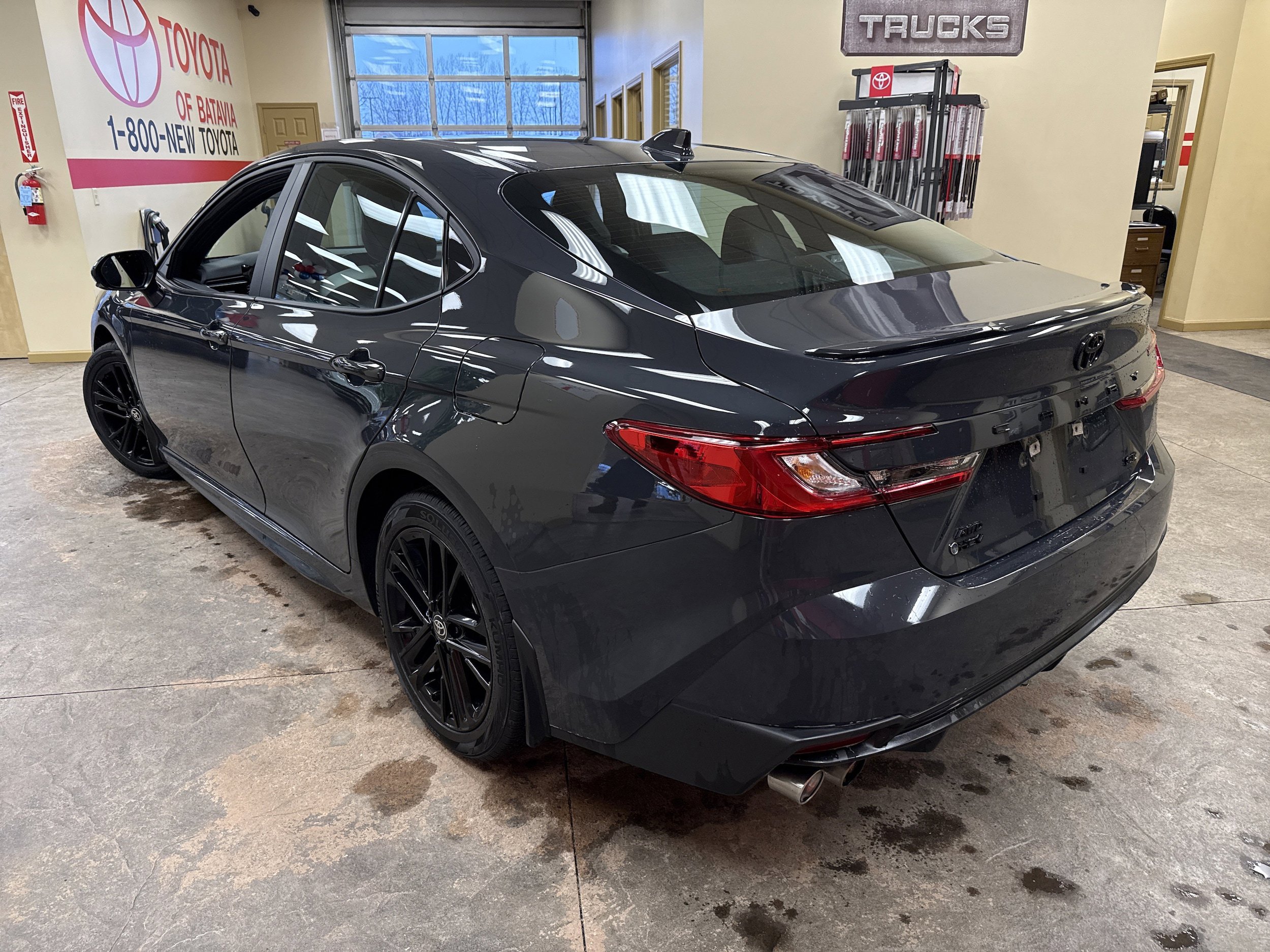 Used 2025 Toyota Camry SE w/ Convenience Package AWD/4WD image 16