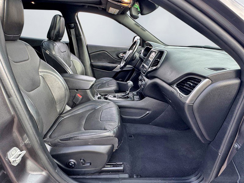 Used 2021 Jeep Cherokee Latitude Lux 80th Anniv w/ Quick Order Package 26U 80TH image 23