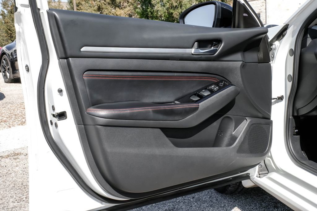 Used 2023 Nissan Altima 2.5 SR image 38