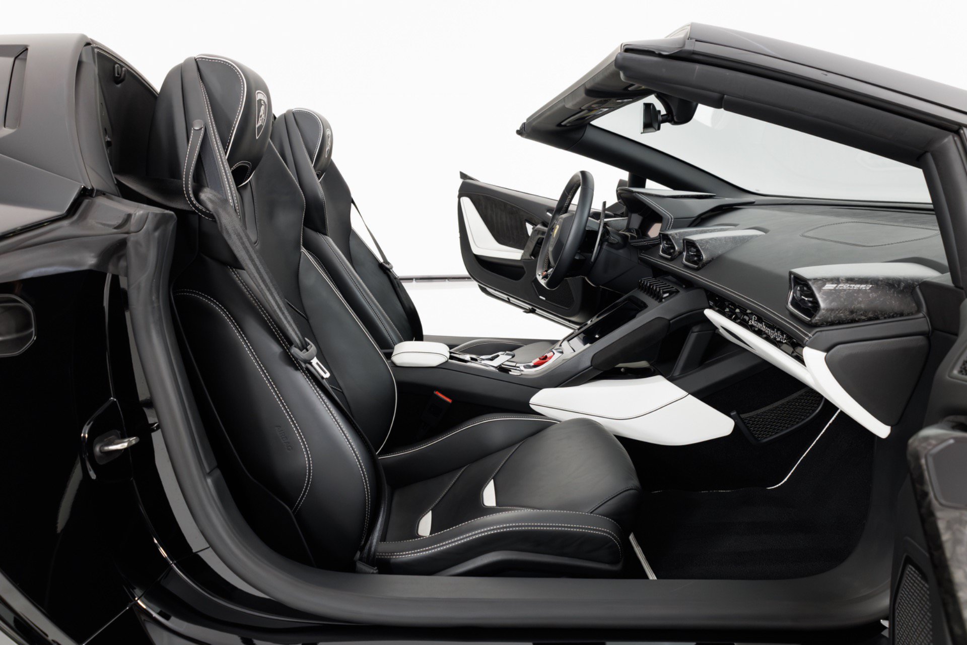 Used 2021 Lamborghini Huracan EVO RWD image 38