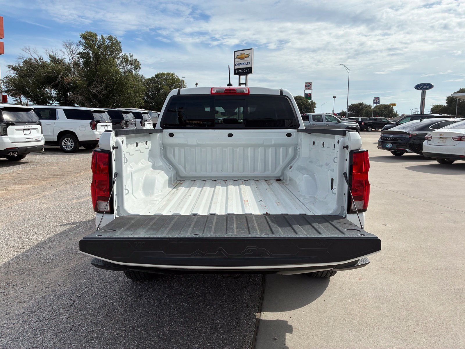Used 2023 Chevrolet Colorado W/T w/ WT Convenience Package RWD image 9
