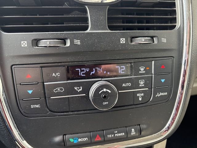 Used 2013 Chrysler Town & Country Touring FWD image 10