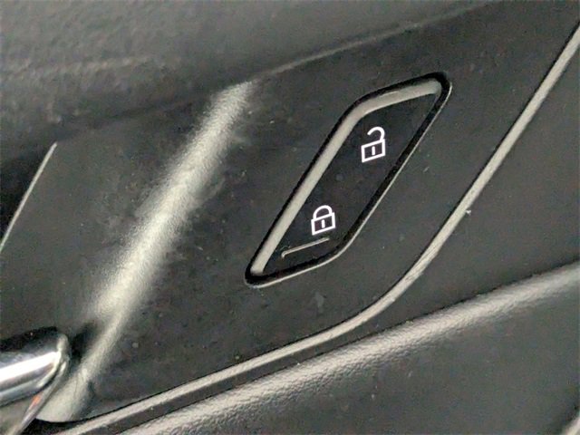 Used 2025 MAZDA CX-70 3.3 Turbo w/ Preferred Package image 11