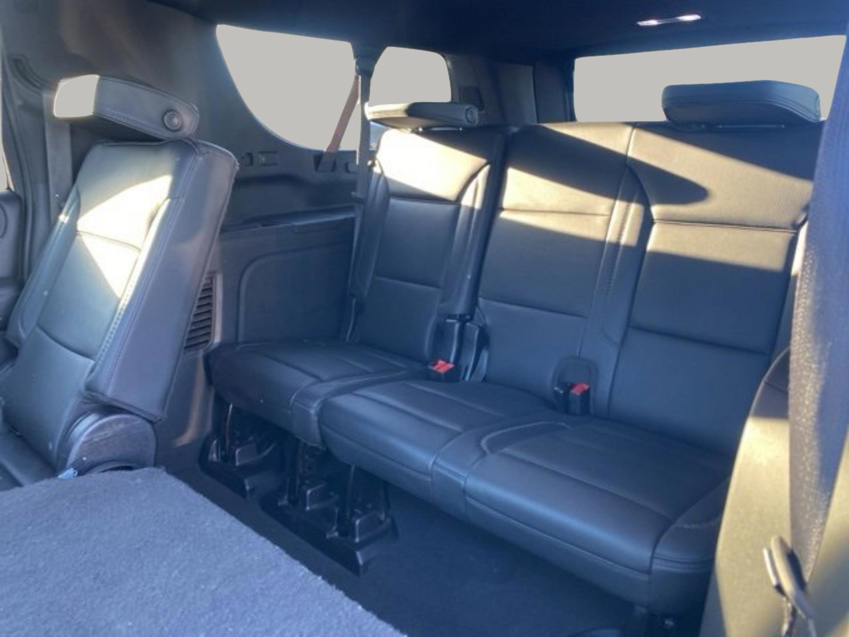 Used 2024 GMC Yukon XL Denali RWD image 33