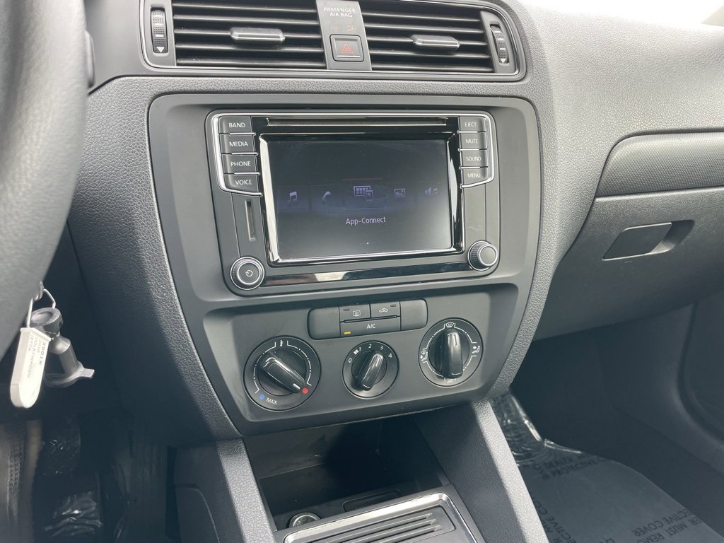 Used 2016 Volkswagen Jetta S image 10