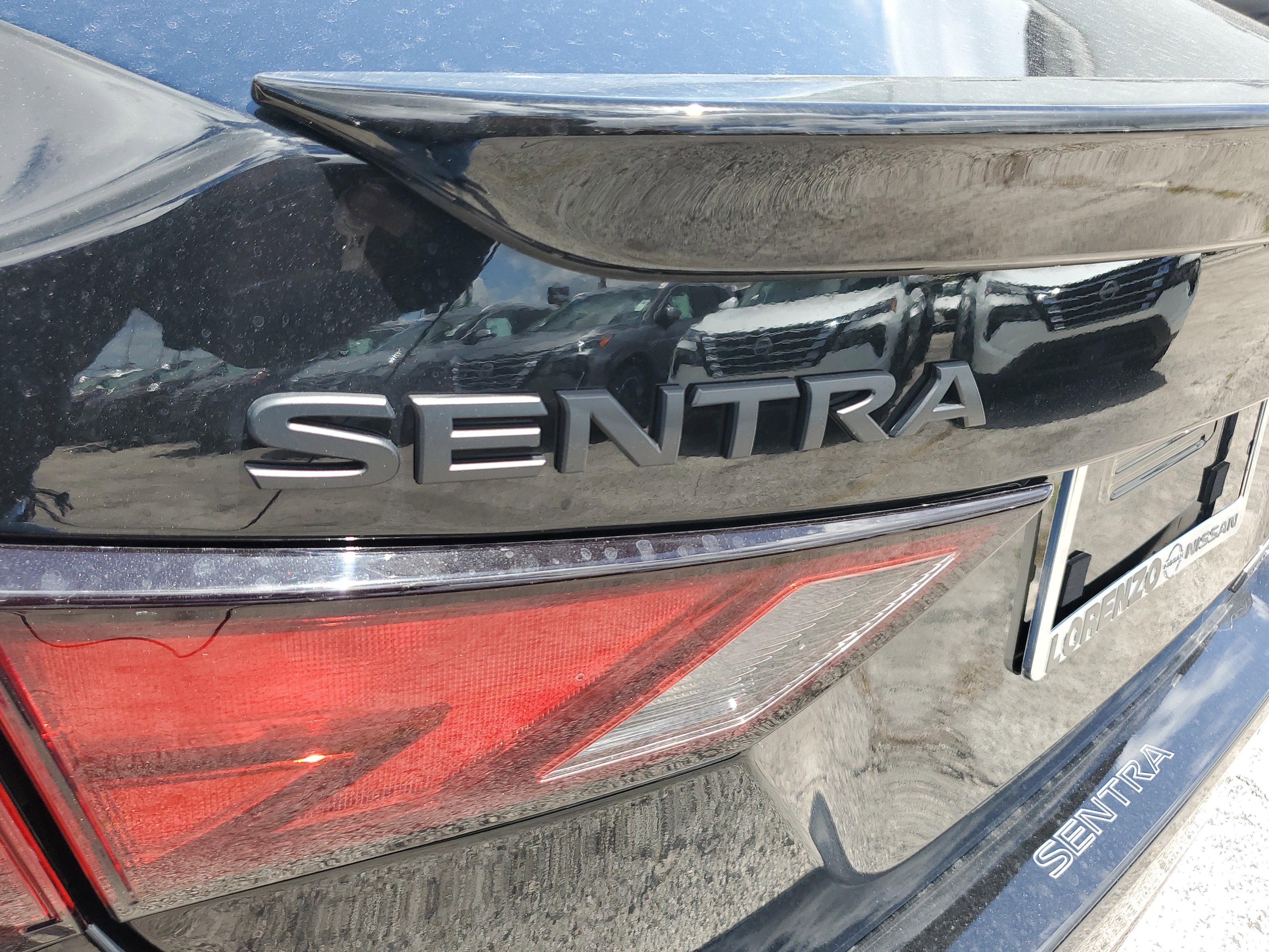 New 2025 Nissan Sentra SR w/ Midnight Edition FWD image 8