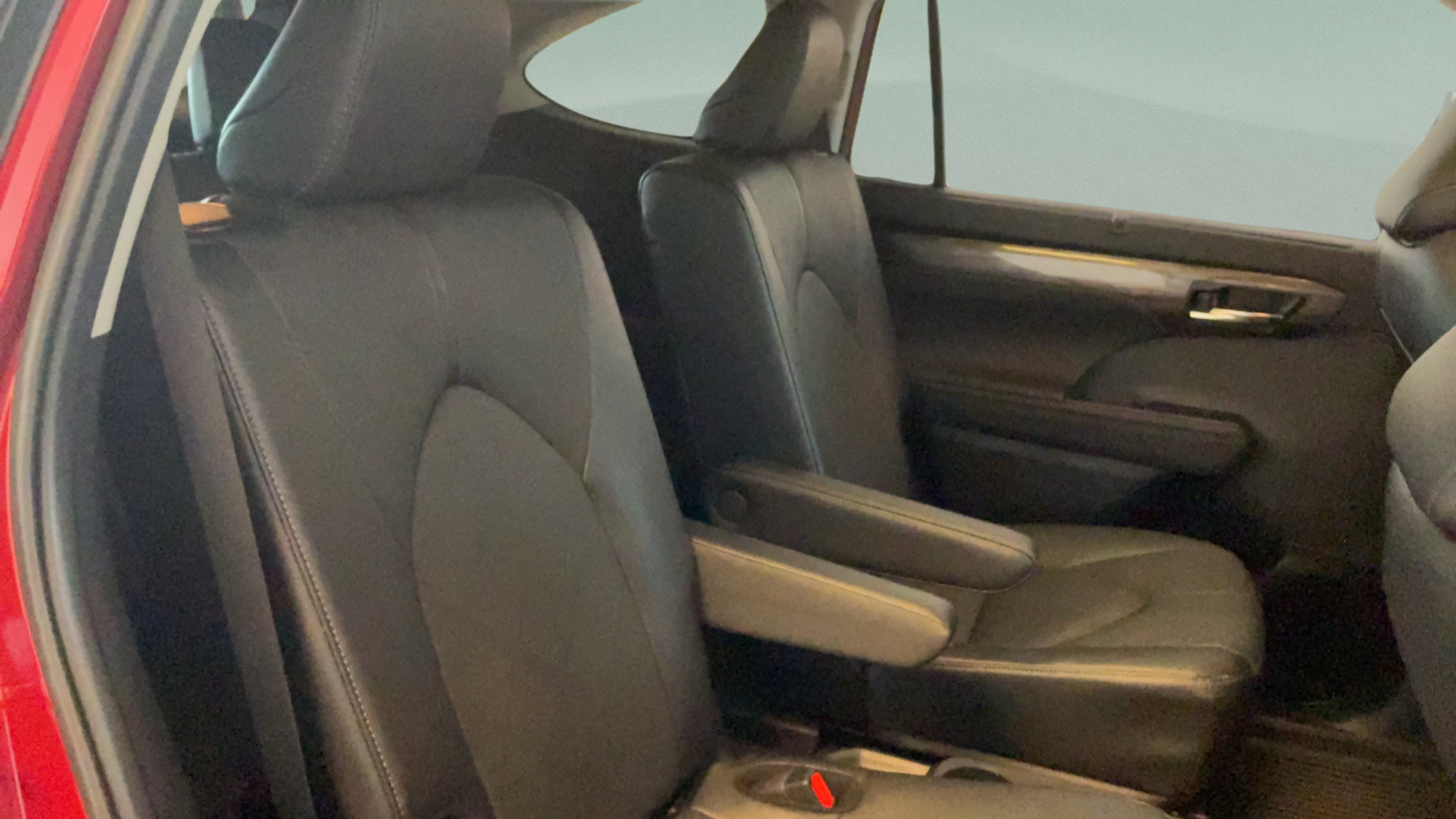 Certified 2024 Toyota Highlander Platinum AWD/4WD image 34