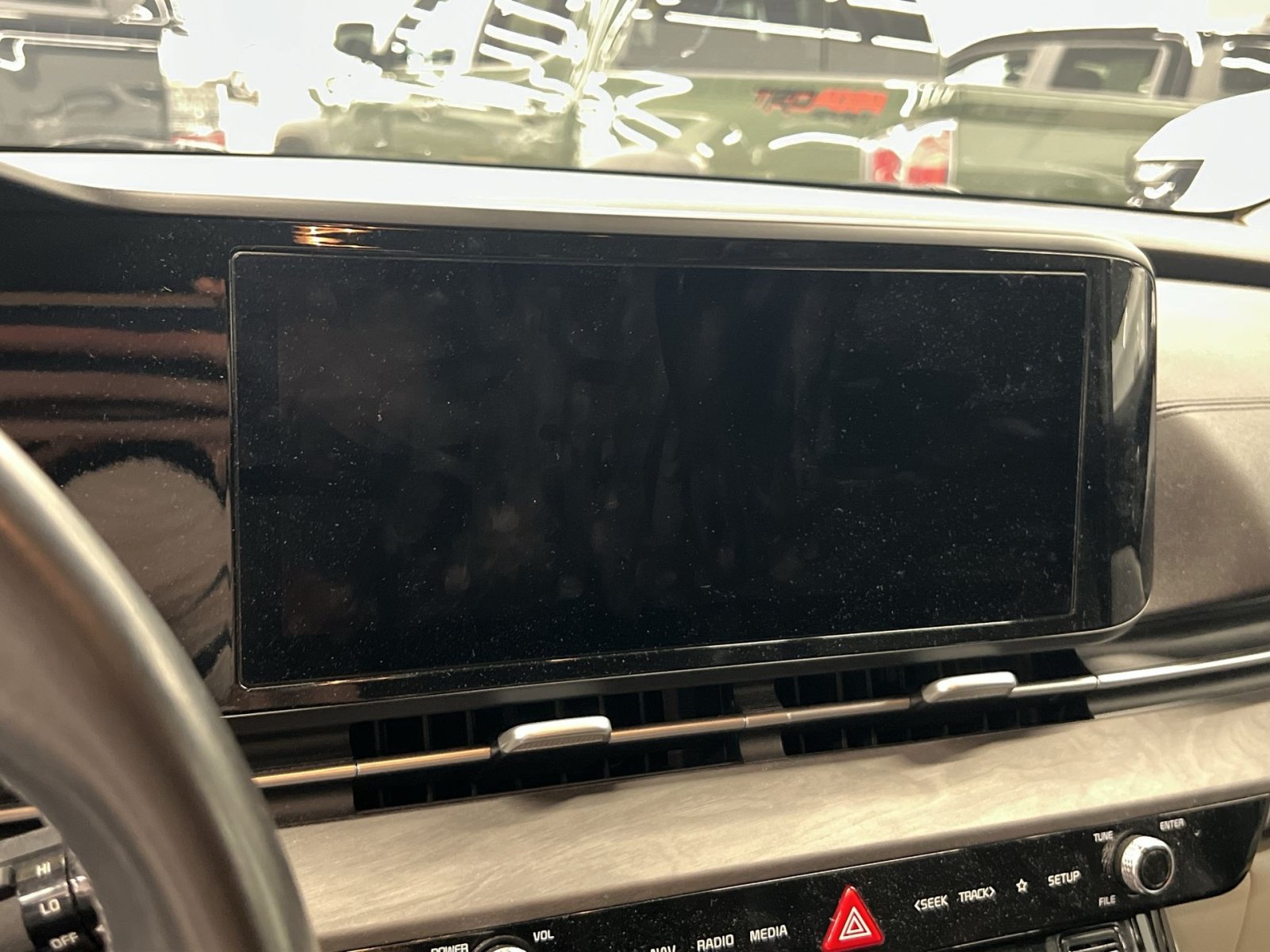 Used 2022 Kia Carnival EX FWD image 15