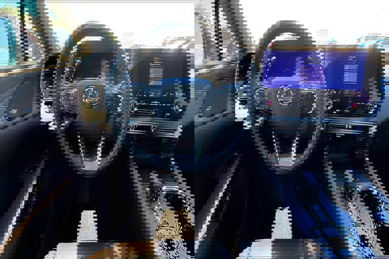 Used 2026 Lexus RX 450h Luxury image 6