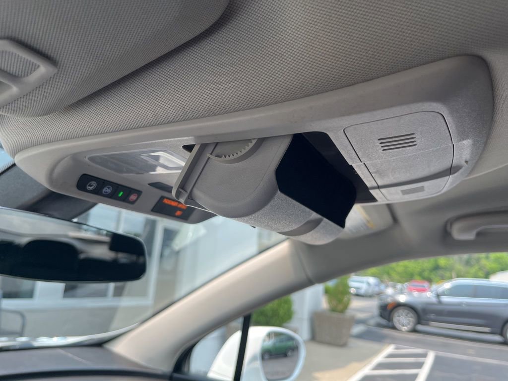 Used 2020 Buick Envision Essence FWD image 25