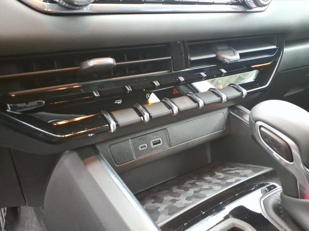 New 2026 GMC Canyon Elevation w/ Convenience Package image 14