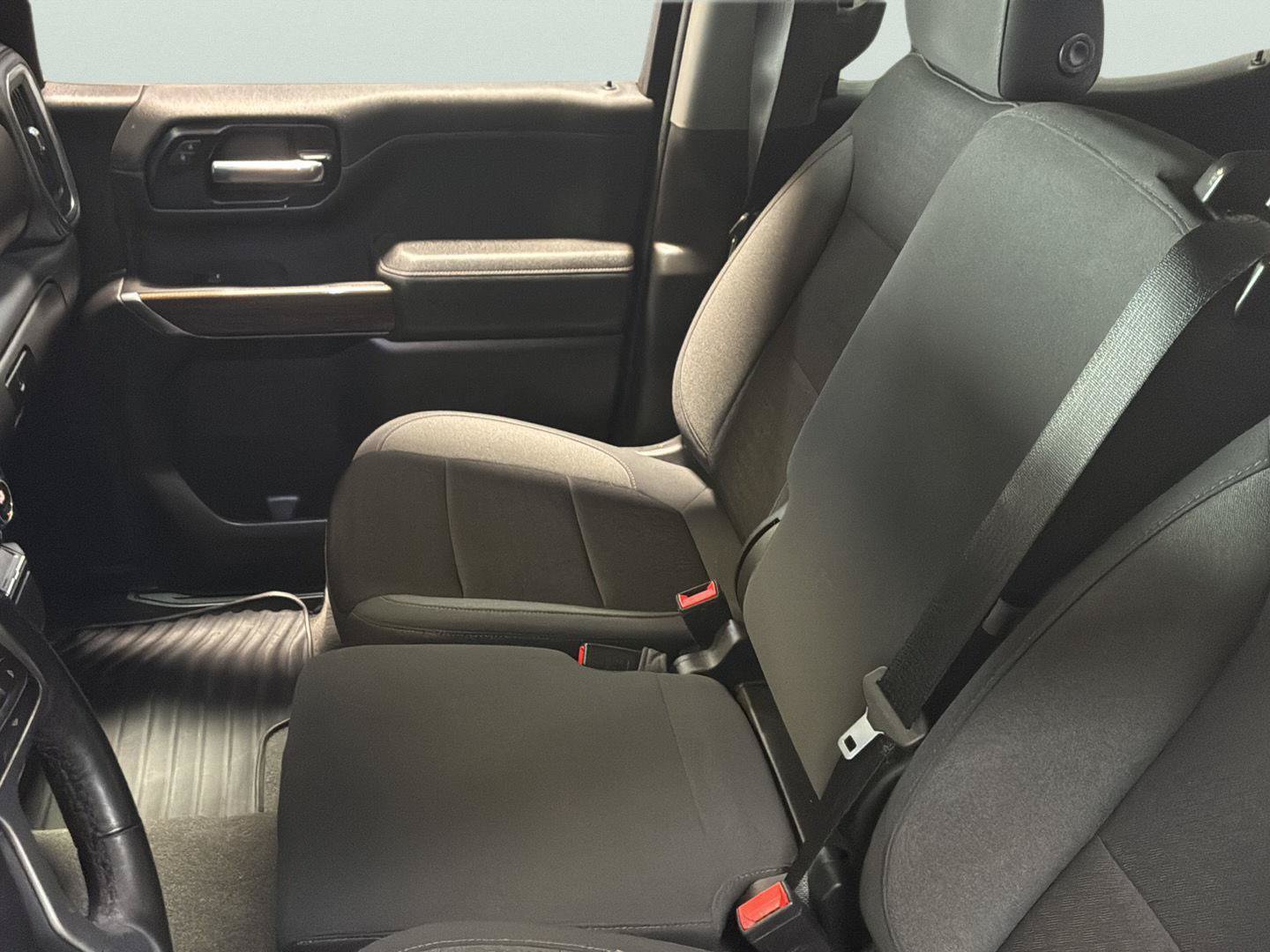 Used 2022 Chevrolet Silverado 1500 LT AWD/4WD image 19