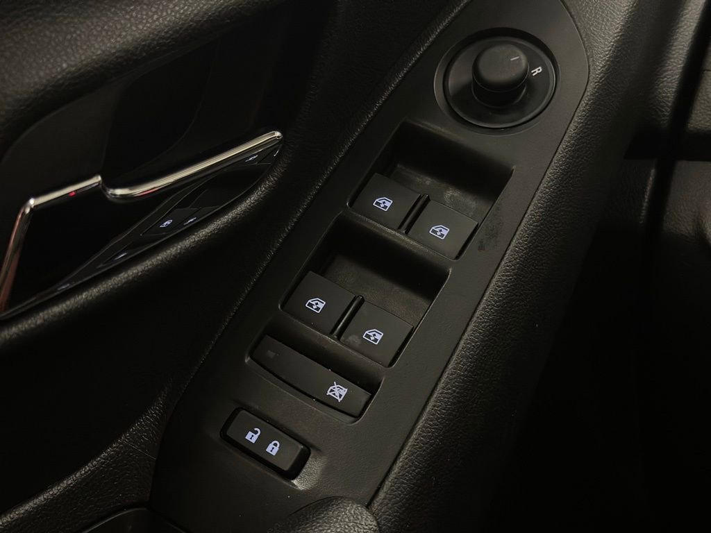 Certified 2022 Chevrolet Trax LS w/ Tint and Cruise Package image 34