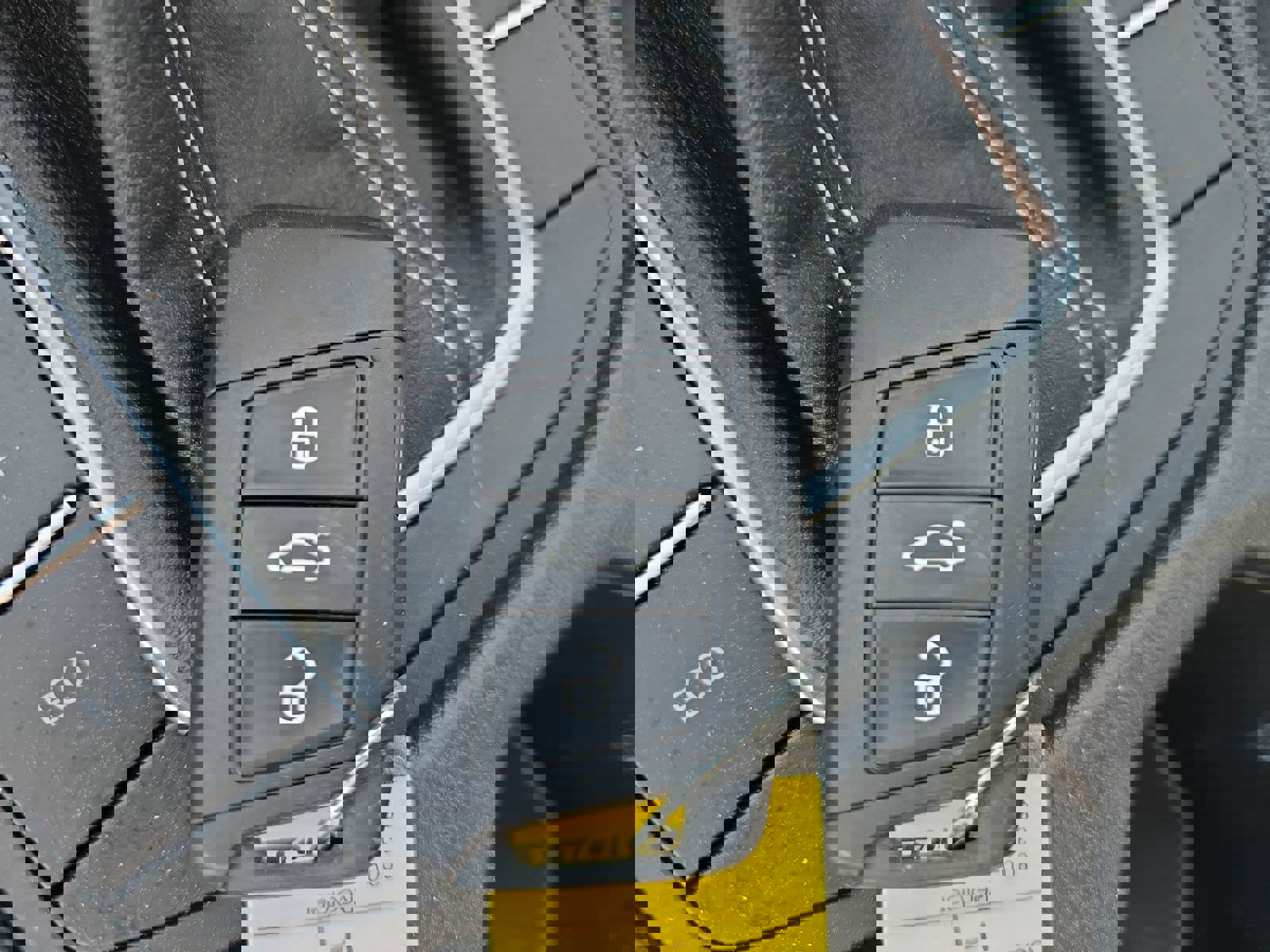 Used 2022 Volkswagen Jetta SE w/ Panoramic Sunroof Package image 38