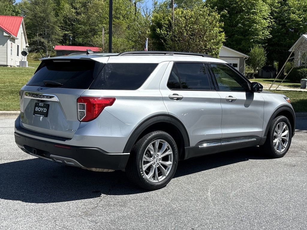 Used 2023 Ford Explorer XLT w/ Equipment Group 202A AWD/4WD image 7