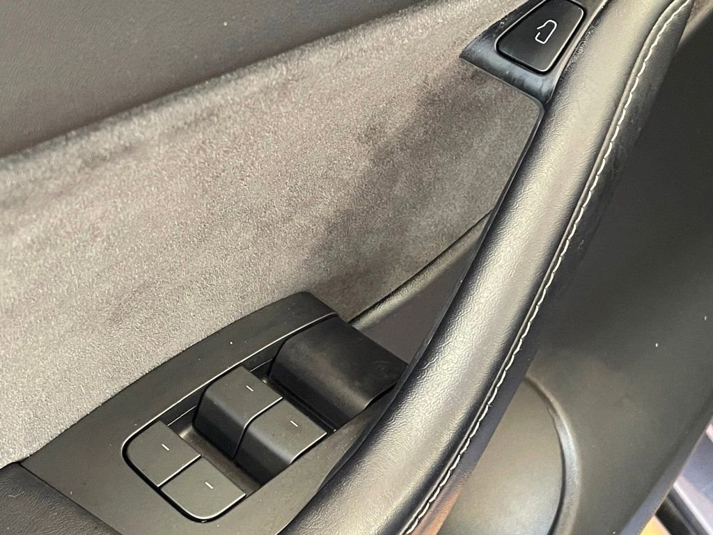 Used 2022 Tesla Model Y Performance image 16