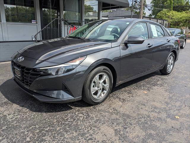 Used 2021 Hyundai Elantra SE FWD image 1