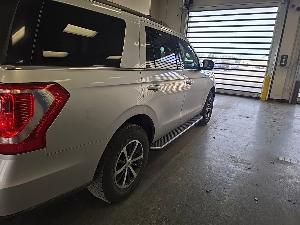 Used 2019 Ford Expedition XLT w/ Equipment Group 202A image 4
