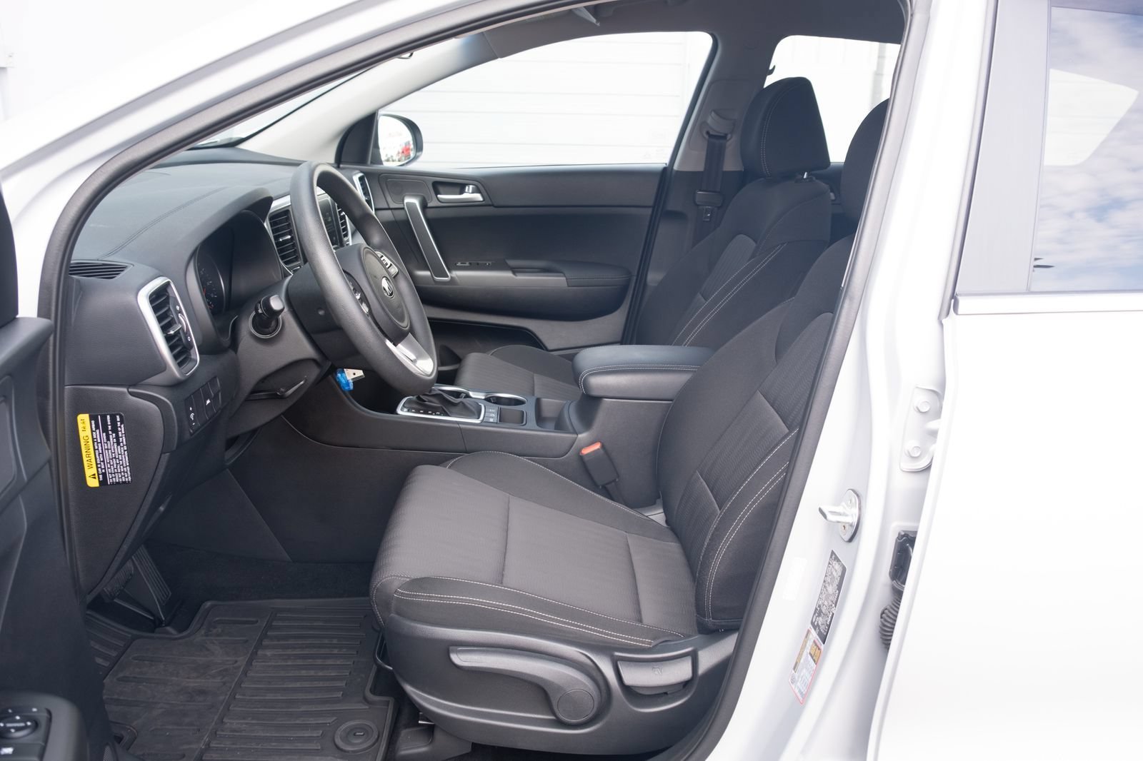 Used 2020 Kia Sportage LX AWD/4WD image 11
