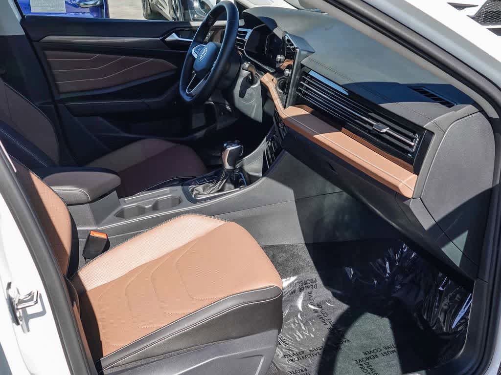 Used 2025 Volkswagen Jetta SEL image 15