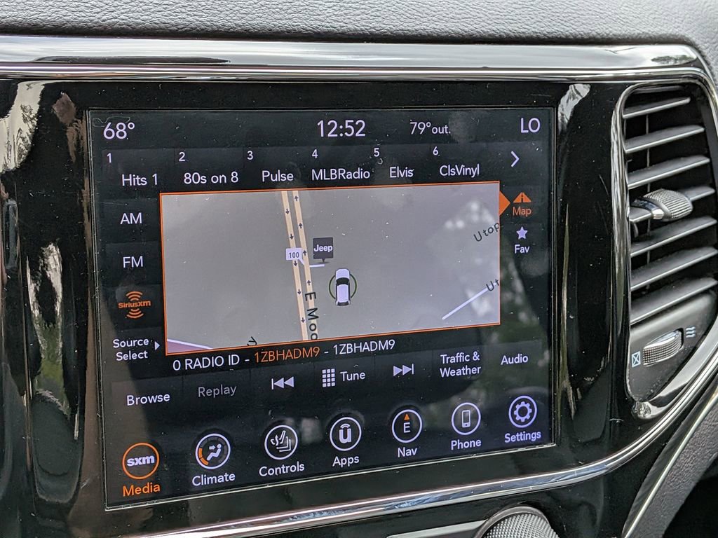 Used 2020 Jeep Grand Cherokee Limited w/ Luxury Group II RWD image 19