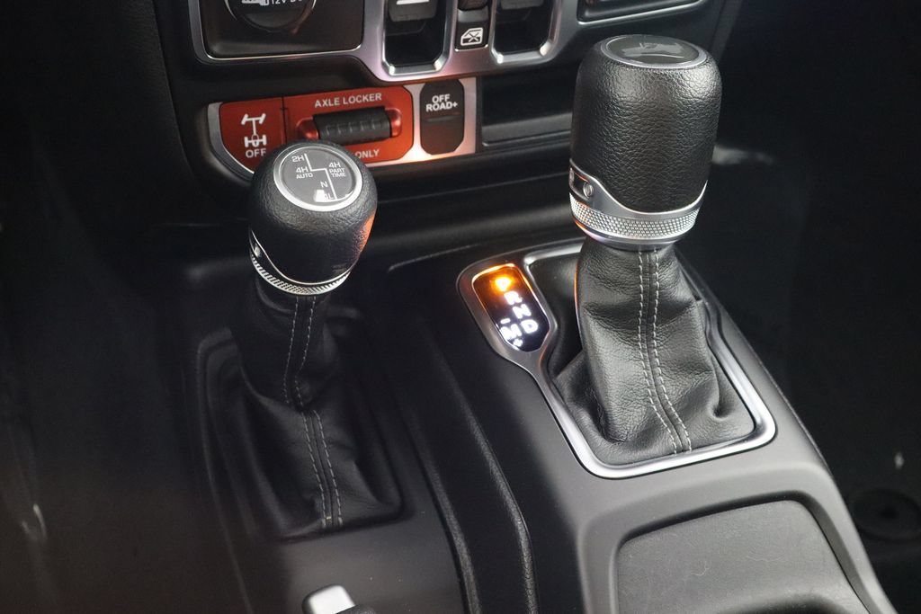 Used 2024 Jeep Wrangler Unlimited AWD/4WD image 19