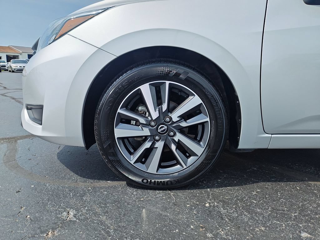 Used 2025 Nissan Versa SV FWD image 10