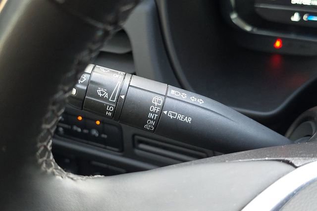 Used 2024 GMC Yukon SLT image 37