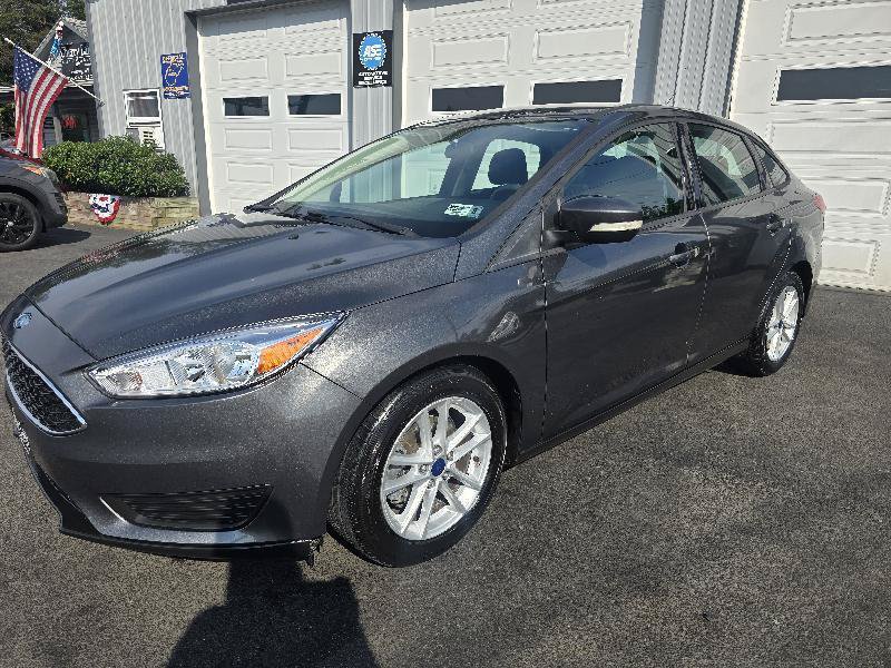 Used 2016 Ford Focus SE FWD image 1