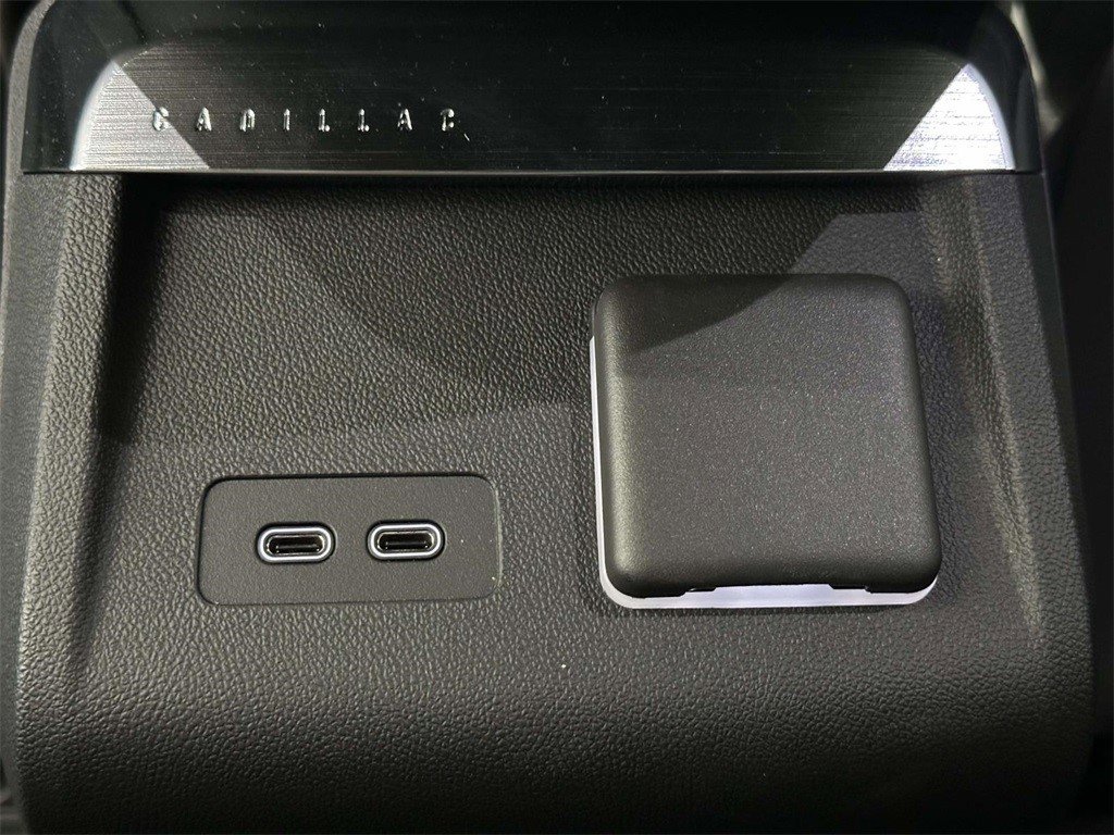 Certified 2024 Cadillac Lyriq Luxury image 15