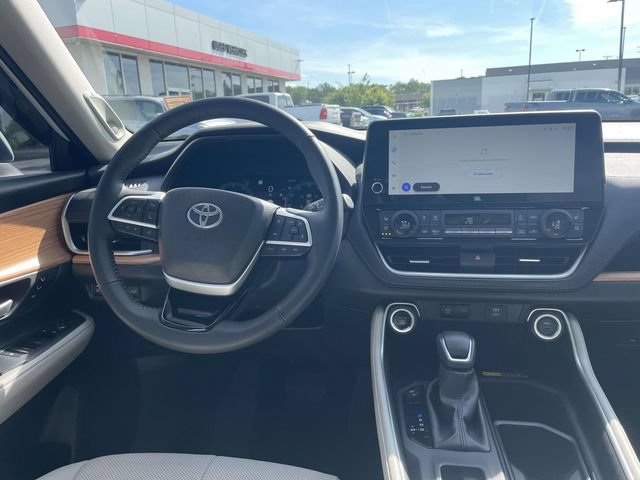 Used 2025 Toyota Grand Highlander FWD image 20