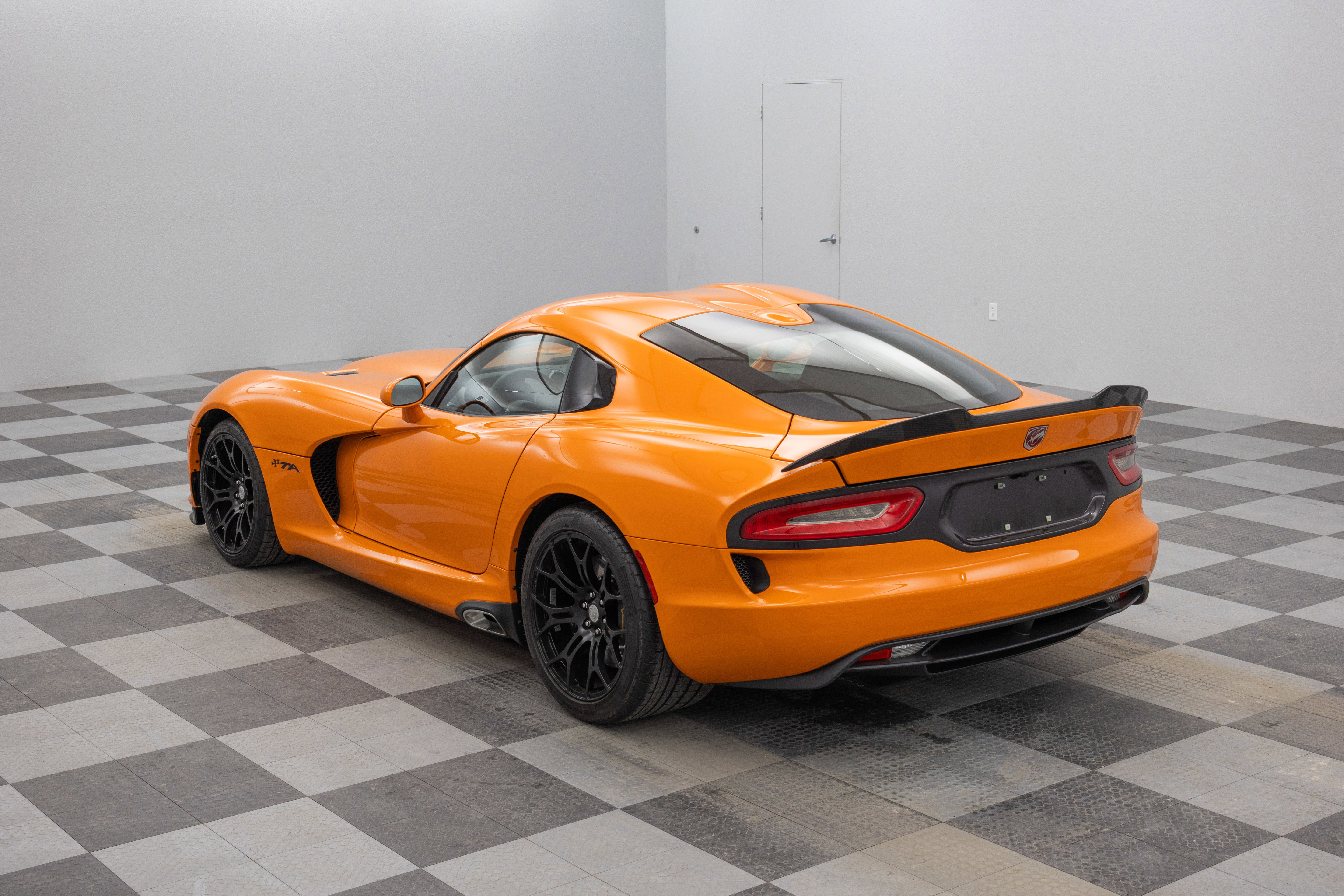 Used 2014 SRT Viper SRT-10 image 12
