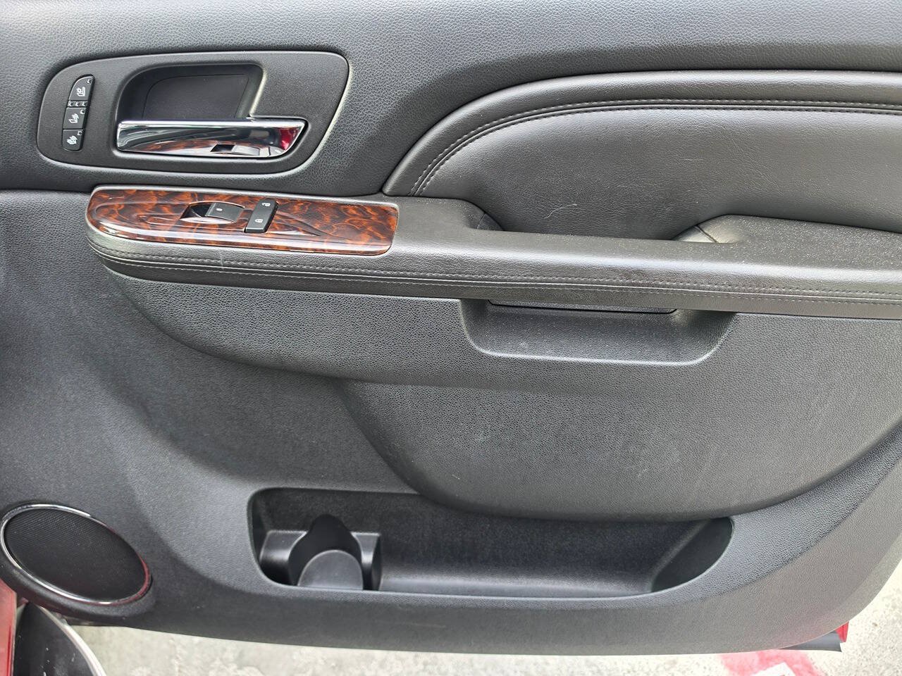 Used 2014 GMC Yukon Denali RWD image 24