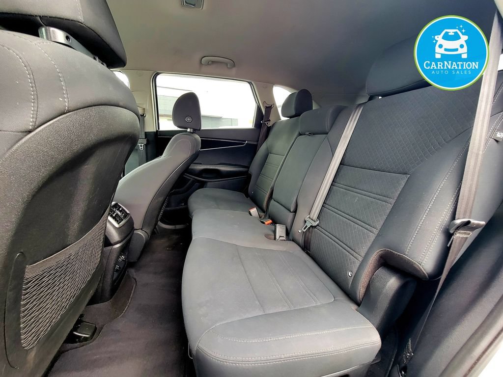 Used 2019 Kia Sorento AWD V6 image 8
