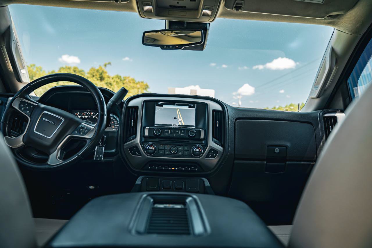 Used 2019 GMC Sierra 2500 Denali w/ Duramax Plus Package AWD/4WD image 25