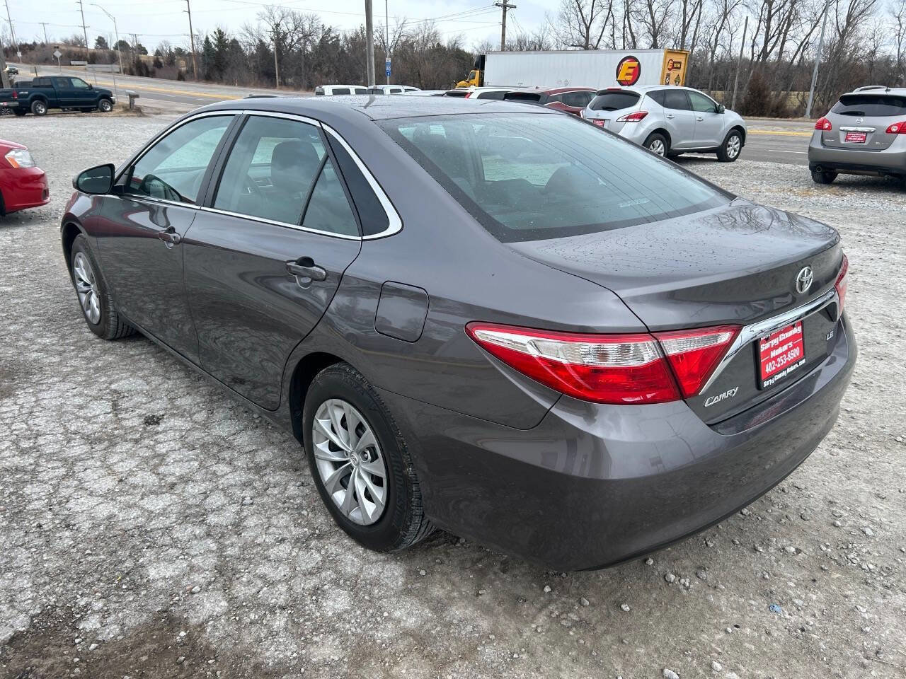 Used 2016 Toyota Camry LE image 5