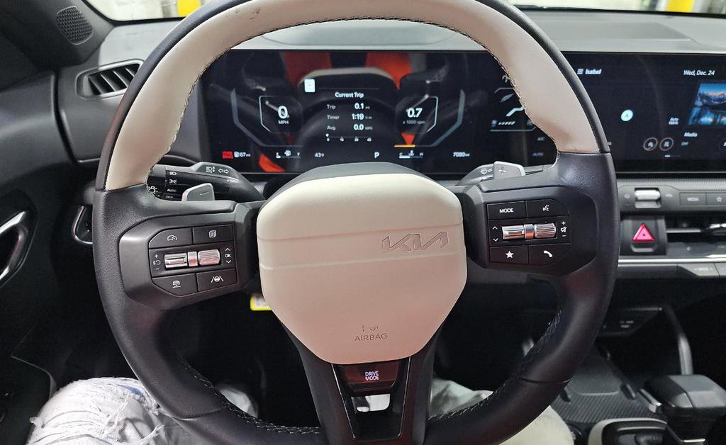 Used 2025 Kia K4 GT-Line image 9