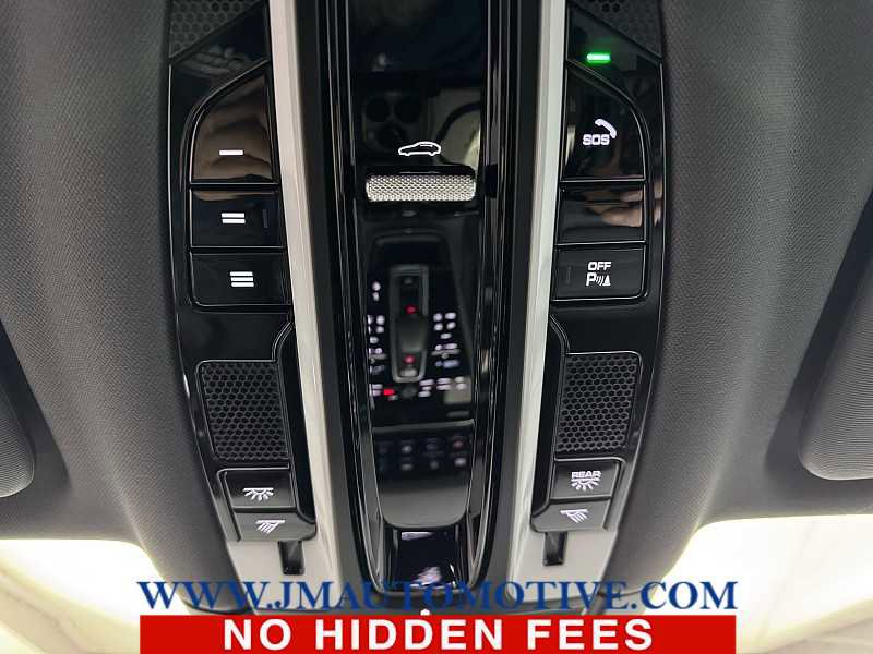 Used 2023 Porsche Cayenne Platinum Edition image 34