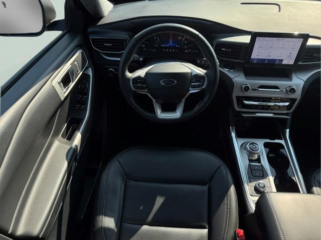 Used 2024 Ford Explorer XLT w/ Equipment Group 202A AWD/4WD image 11