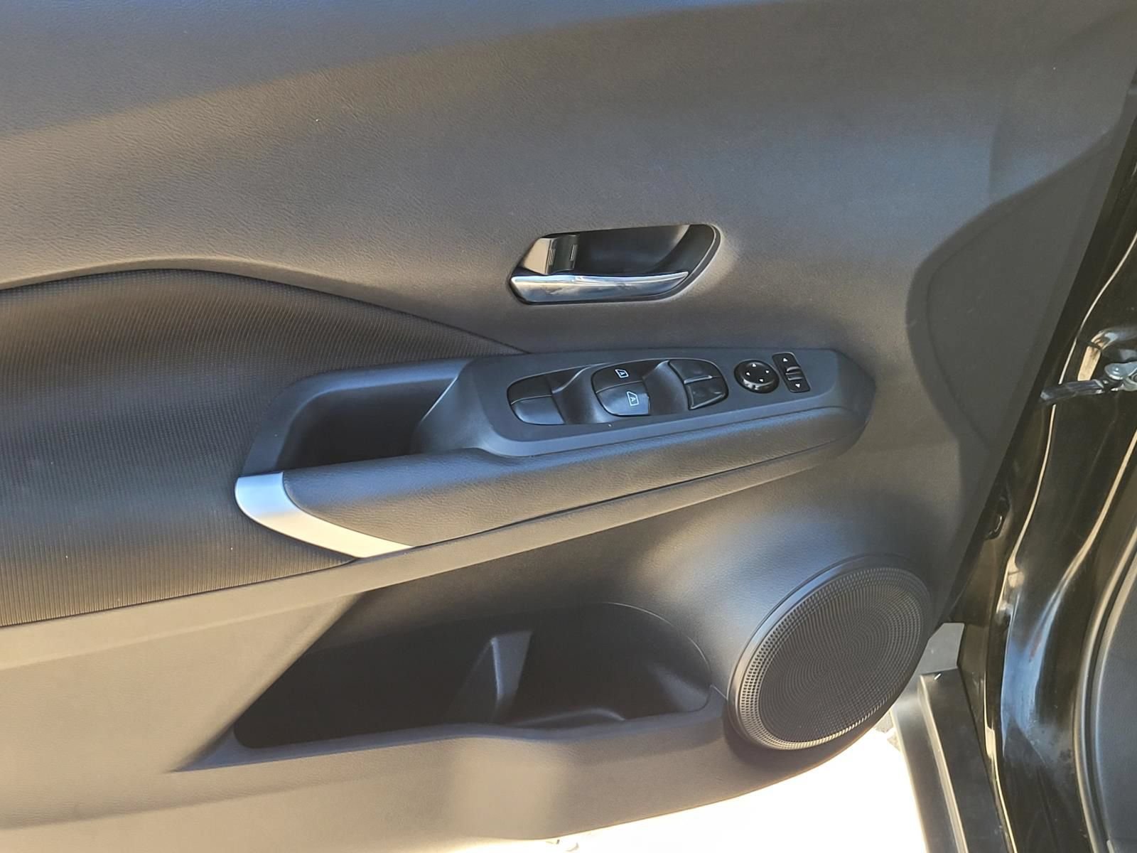 Used 2021 Nissan Kicks SV FWD image 18
