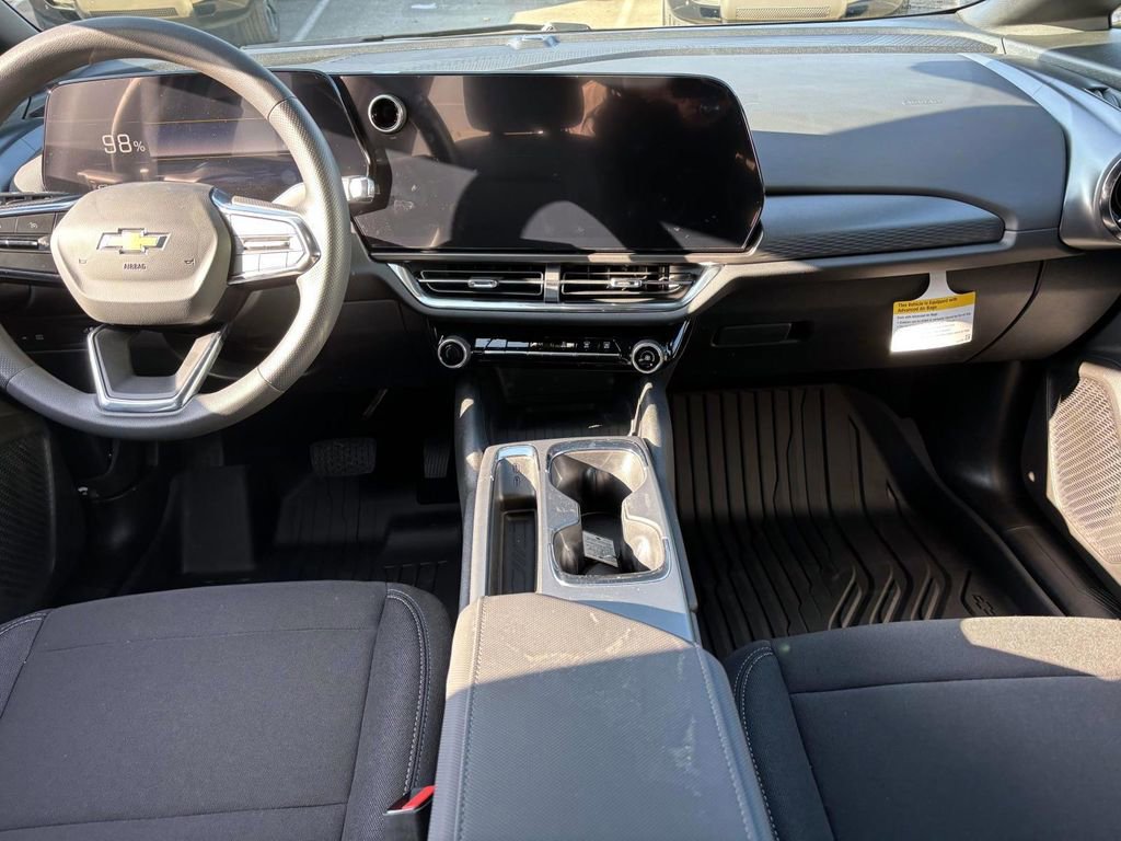 Used 2026 Chevrolet Equinox EV LT image 28