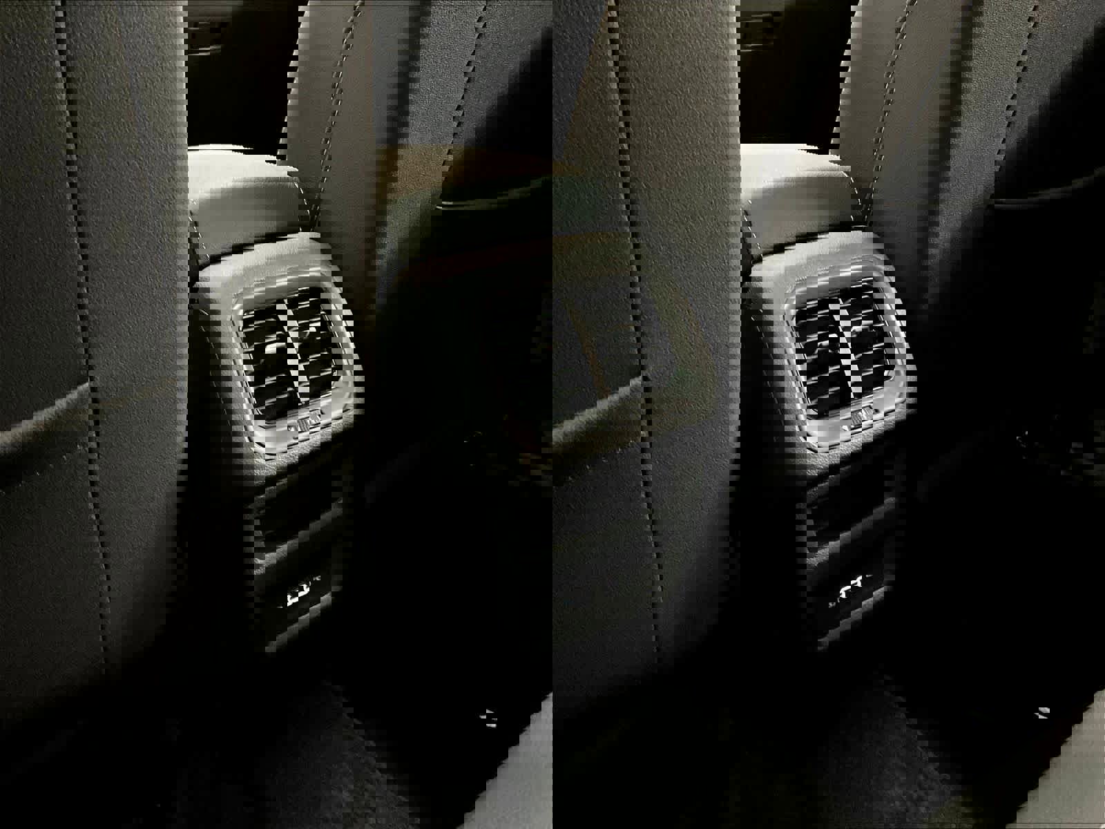 New 2026 Volkswagen Taos SE image 16