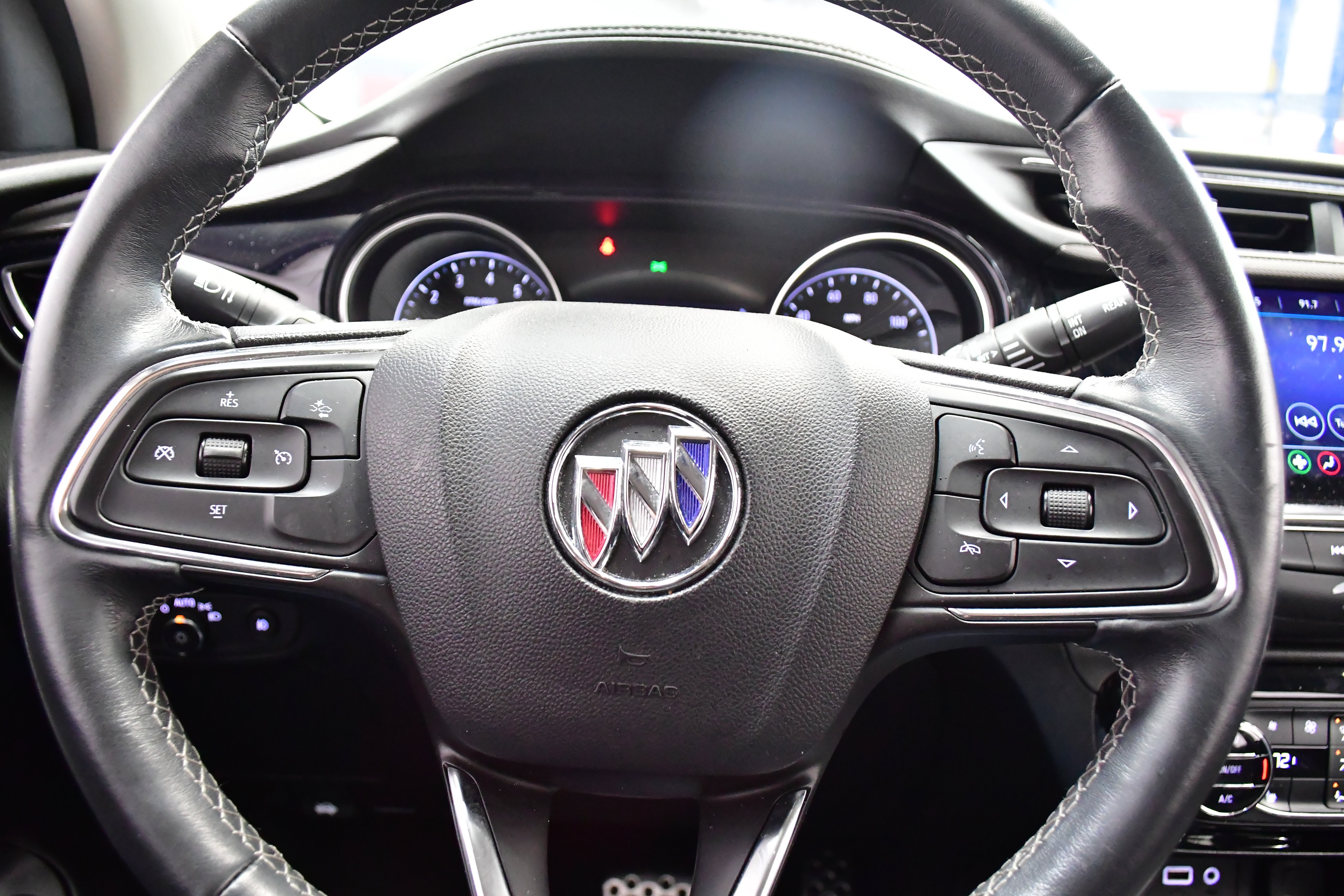 Used 2023 Buick Encore GX Select w/ Sport Touring Package image 24