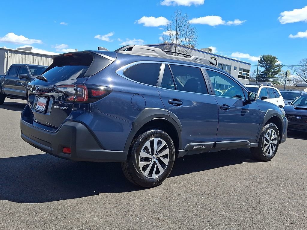 Used 2025 Subaru Outback Premium image 6